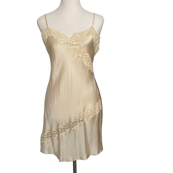 Neiman Marcus cream quality silk and lace slip dress